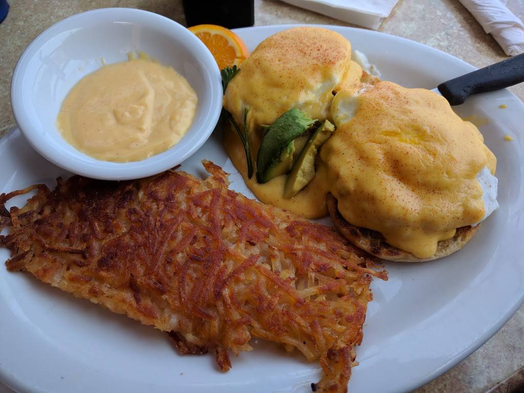 Pelican Isle Restaurant and Bar | restaurant | 16400 Pacific Coast Hwy, Sunset Beach, CA 90742, USA | 5625923221 OR +1 562-592-3221