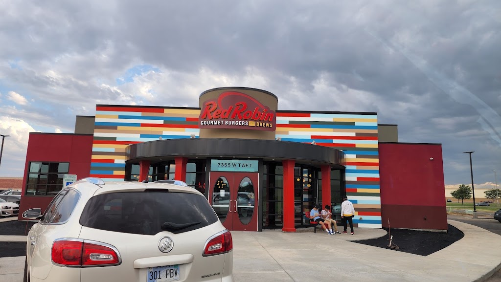 Red Robin Gourmet Burgers and Brews | restaurant | 7355 W Taft St, Wichita, KS 67209, USA | 3162192939 OR +1 316-219-2939
