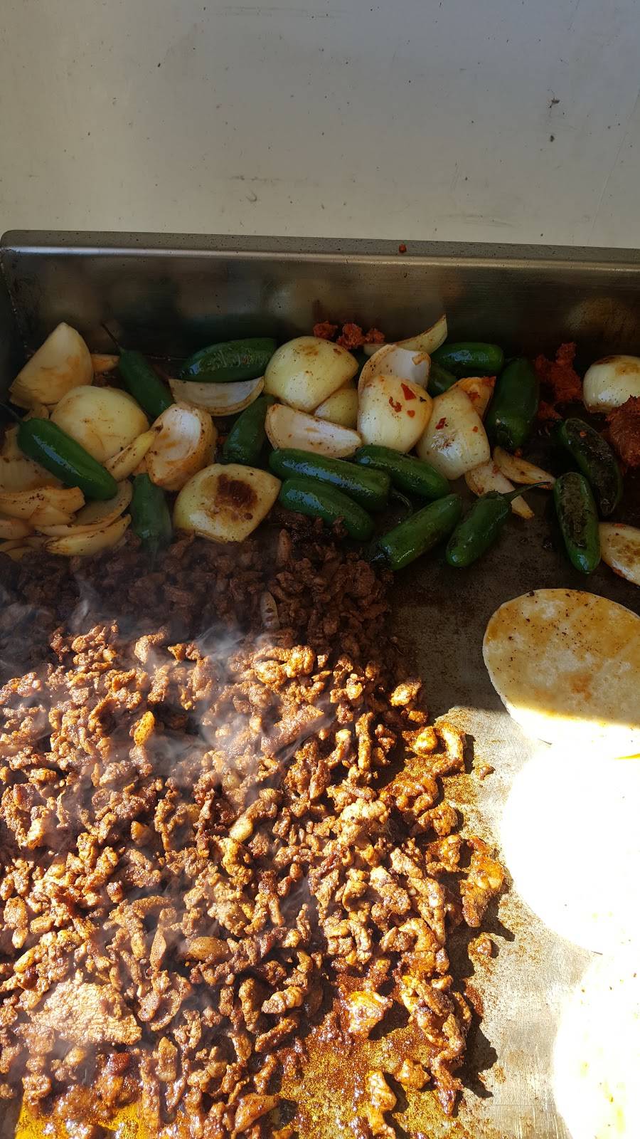 Taqueria Los Compadres | restaurant | 11920 Foothill Blvd, Sylmar, CA 91342, USA | 8188346990 OR +1 818-834-6990