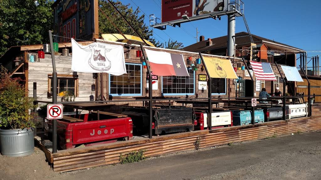 Two Shoe BBQ | restaurant | 4105 Leary Way NW, Seattle, WA 98107, USA | 2066933962 OR +1 206-693-3962