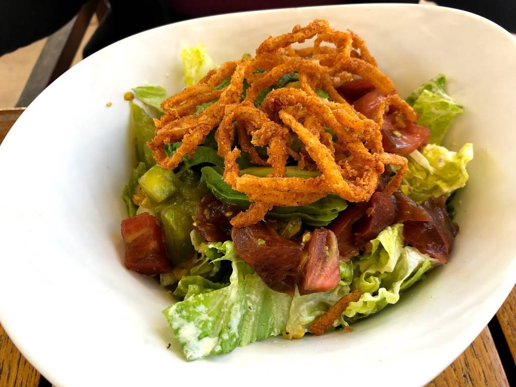 Quench Poolside Bar & Grill | restaurant | 4040 Central Florida Pkwy, Orlando, FL 32837, USA | 4073934777 OR +1 407-393-4777