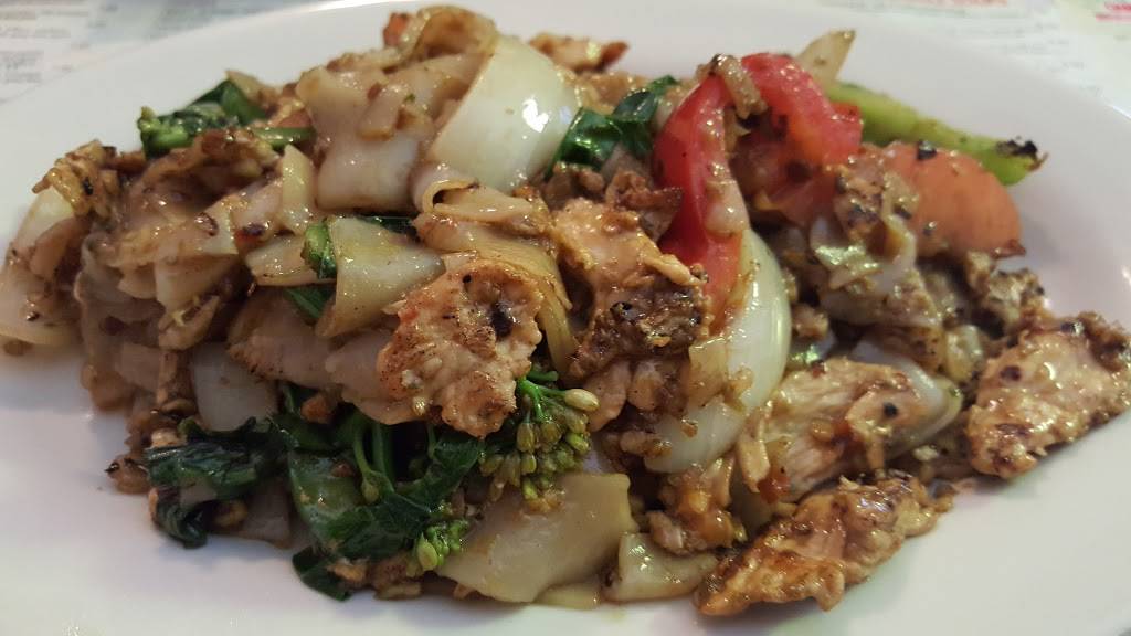 Thai Smile Restaurant | restaurant | 1505 Dixwell Ave, Hamden, CT 06514, USA | 2032889888 OR +1 203-288-9888