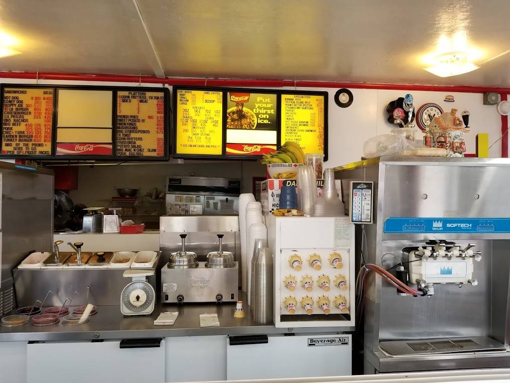 Dairy Phil | restaurant | 1131 N McEwan St, Clare, MI 48617, USA | 9893862647 OR +1 989-386-2647