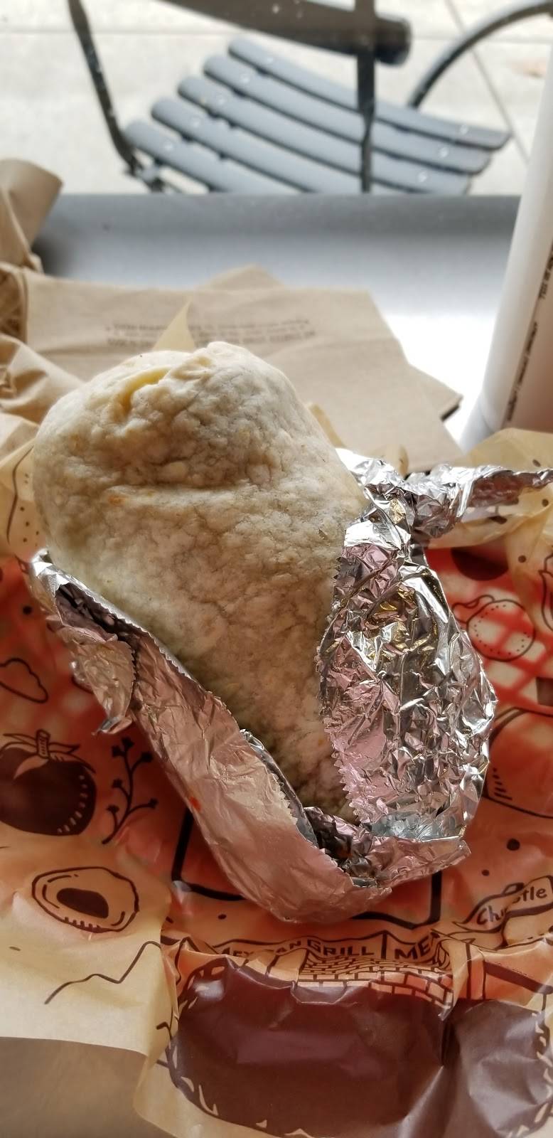 Chipotle Mexican Grill | restaurant | 9687 NE Cascades Pkwy, Portland, OR 97220, USA | 5032873117 OR +1 503-287-3117