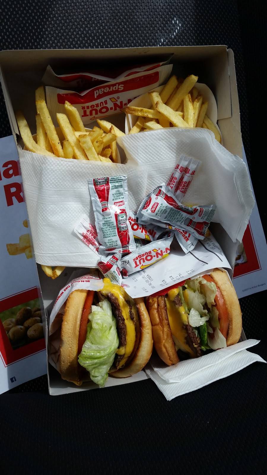 In-N-Out Burger | restaurant | 13651 Roscoe Blvd, Panorama City, CA 91402, USA | 8007861000 OR +1 800-786-1000