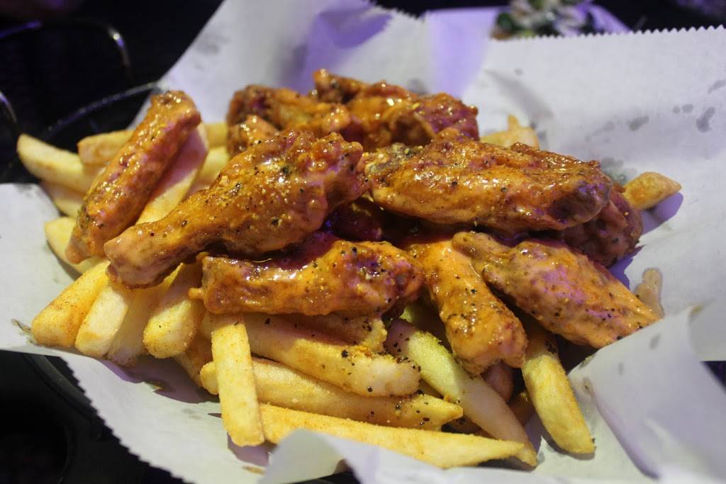 Johnny Ts Bistro & Blues | restaurant | 538 N Farish St, Jackson, MS 39202, USA | 6019541323 OR +1 601-954-1323