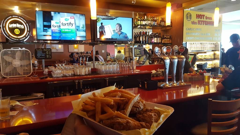 Gordon Biersch | restaurant | 1 Airport Dr, Oakland, CA 94621, USA | 4152438246 OR +1 415-243-8246