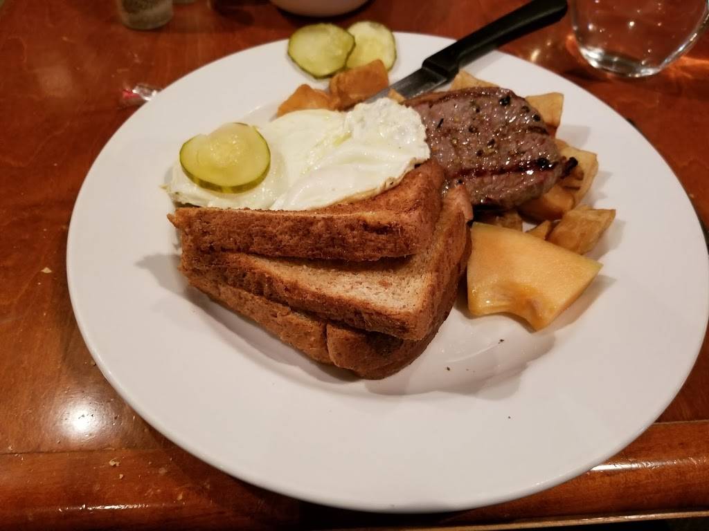 Red Cranberries Restaurant | restaurant | 601 Parliament St, Toronto, ON M4X 1P9, Canada | 4169256330 OR +1 416-925-6330