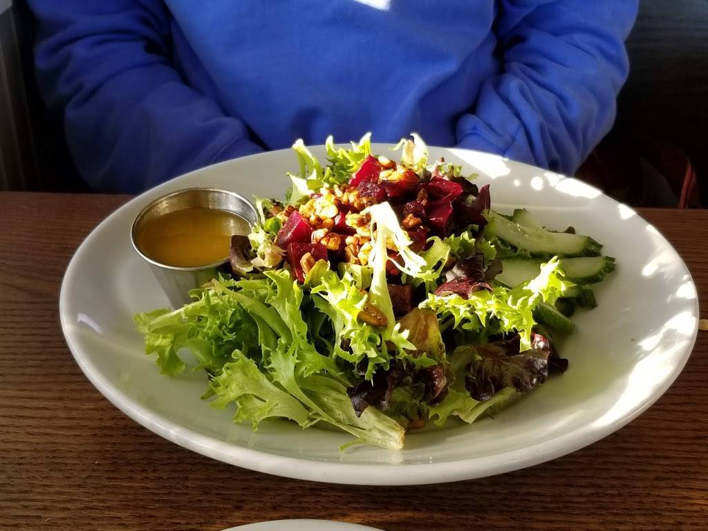 Matunuck Oyster Bar | restaurant | 629 Succotash Rd, Wakefield, RI 02879, USA | 4017834202 OR +1 401-783-4202