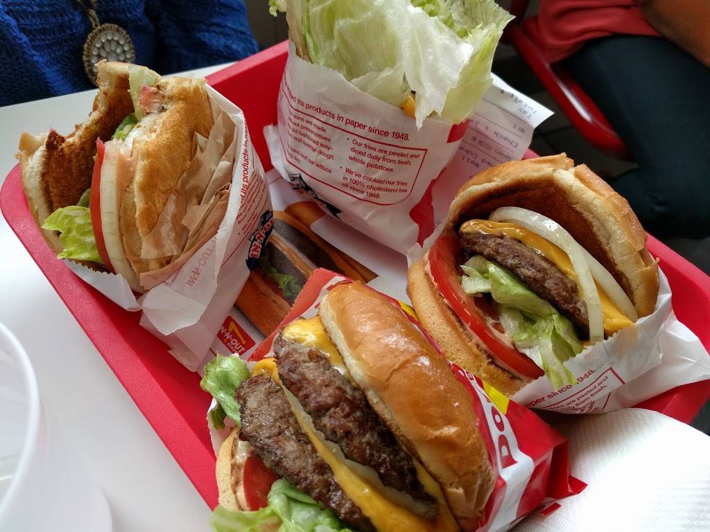 In-N-Out Burger | restaurant | 2895 Park Ave, Tustin, CA 92782, USA | 8007861000 OR +1 800-786-1000