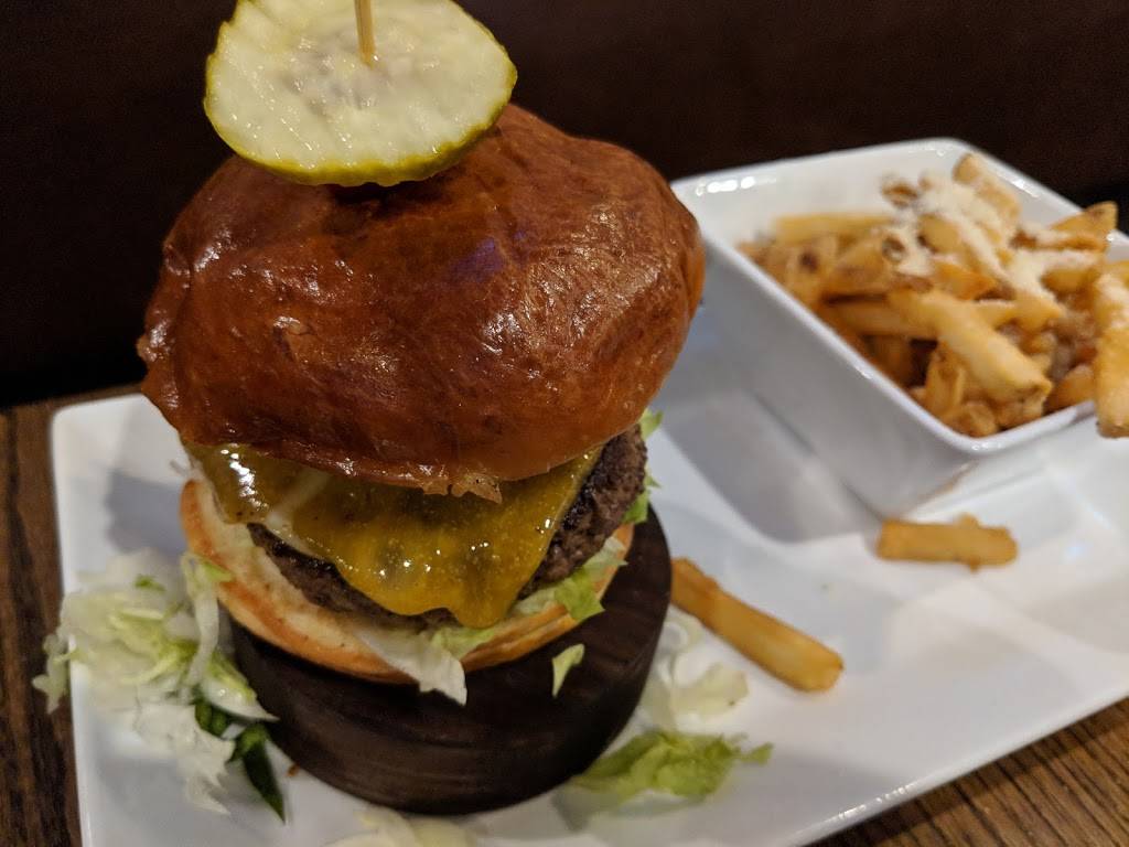 Cooms Corner Sports Grill | restaurant | 1225 E 9th St, Lockport, IL 60441, USA | 8158384420 OR +1 815-838-4420