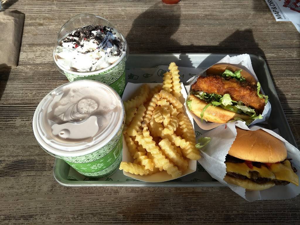 Shake Shack | meal takeaway | 199 Niagara Lane, Central Valley, NY 10917, USA | 8458273140 OR +1 845-827-3140