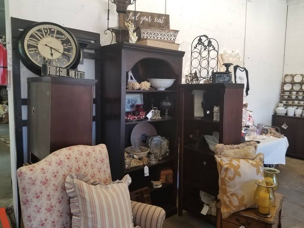 Shop Downtown Cleburne | shopping mall | 902 S Main St suite b, Cleburne, TX 76033, USA | 8172401945 OR +1 817-240-1945