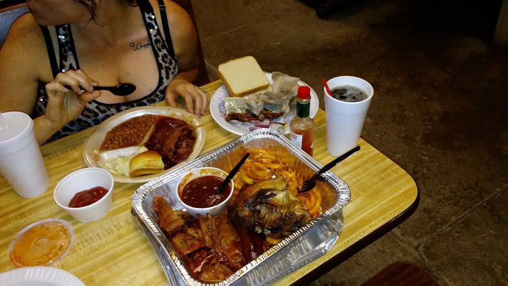 The Bar-B-Q Pitt | restaurant | 11861 US-69, Warren, TX 77664, USA | 4095472203 OR +1 409-547-2203