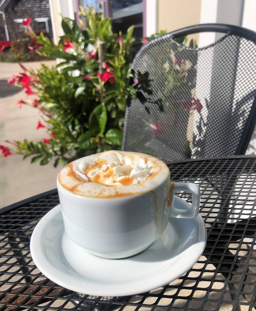 essen | restaurant | 4 Summer St, Manchester-by-the-Sea, MA 01944, USA | 9787049392 OR +1 978-704-9392