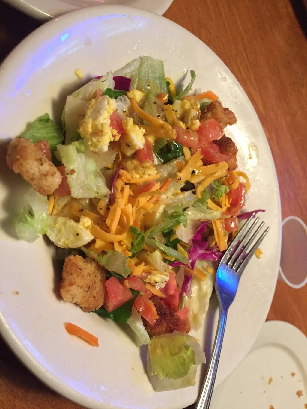 Texas Roadhouse | restaurant | 2751 SE Military Dr, San Antonio, TX 78223, USA | 2103331515 OR +1 210-333-1515