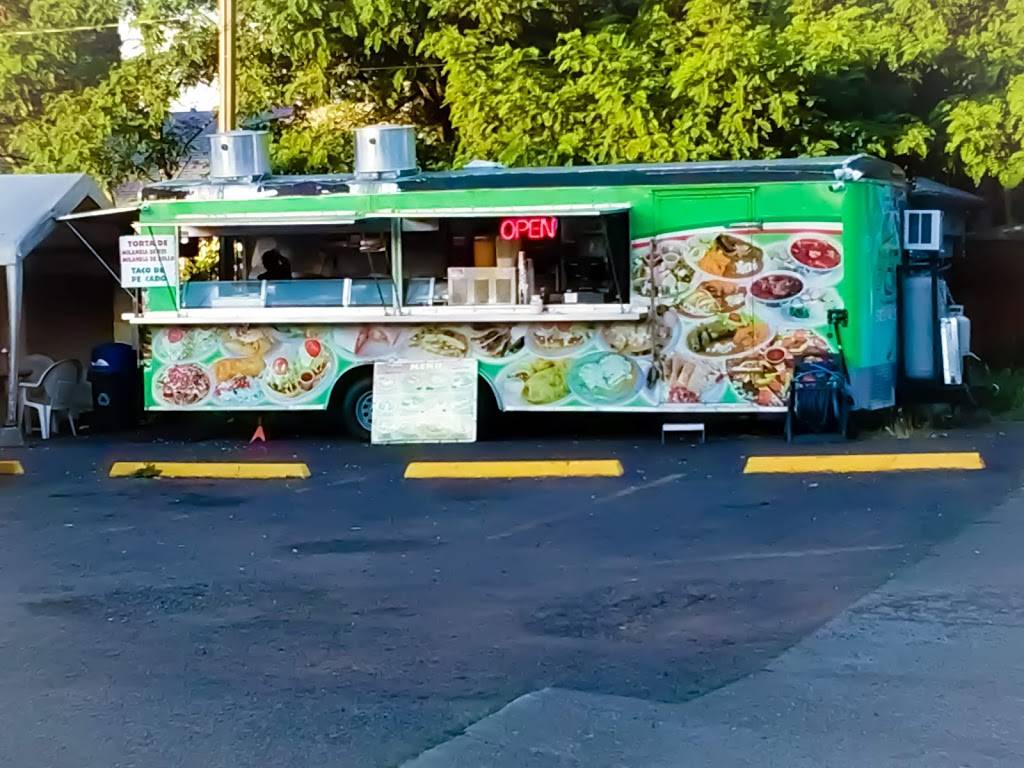 El Chino Taqueria | restaurant | 1011 SE Maple St, Hillsboro, OR 97123, USA | 5033529892 OR +1 503-352-9892