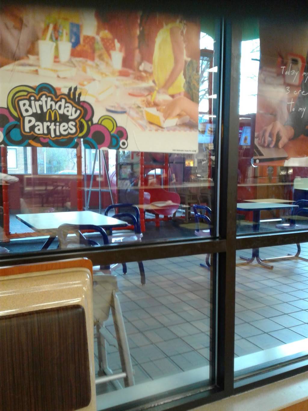 McDonalds | cafe | 1575 W Washington St, Milwaukee, WI 53204, USA | 4146453660 OR +1 414-645-3660