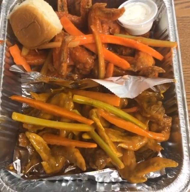 Dominics House of Wings | restaurant | 1670 E Main St, Atwood, TN 38220, USA | 7314180430 OR +1 731-418-0430