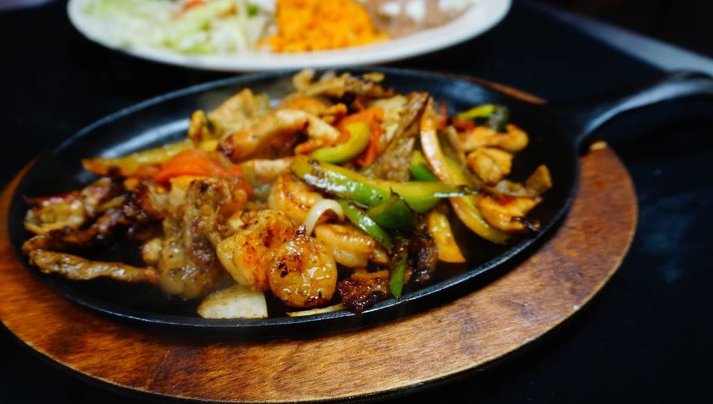 Lempira | Mexican Restaurant & Latin Cuisine | restaurant | 8078 Kingston Pike #151, Knoxville, TN 37919, USA | 8654094771 OR +1 865-409-4771