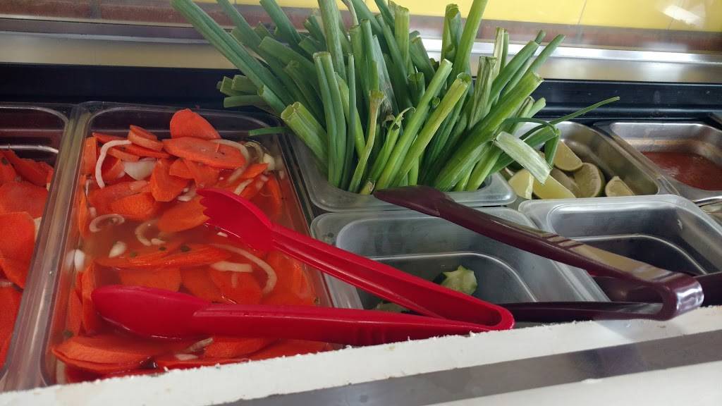 Lauritas Taco shop | restaurant | 4620 Boulder Hwy, Las Vegas, NV 89121, USA | 7024334379 OR +1 702-433-4379