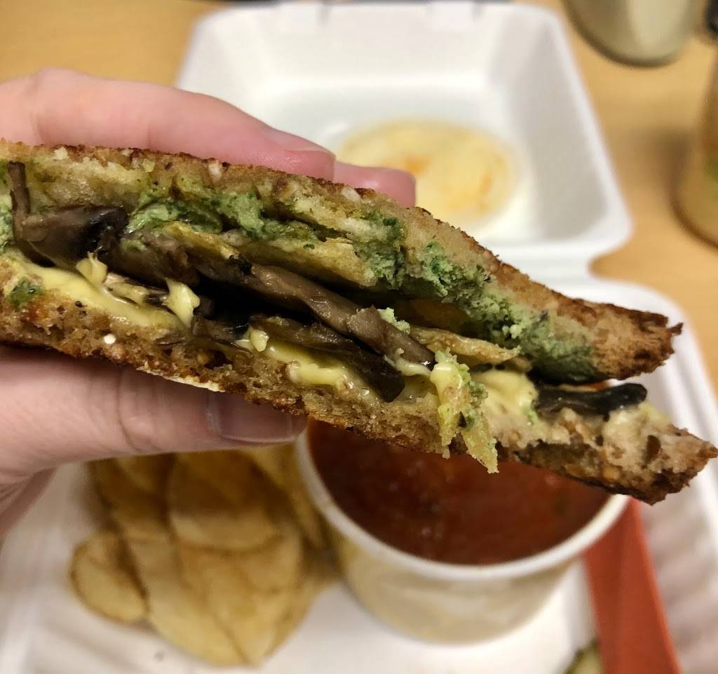 Ditto! Grilled Cheese Made Vegan | restaurant | food cart in parking lot, 11150 NE Weidler St, Portland, OR 97220, USA | 5037080550 OR +1 503-708-0550