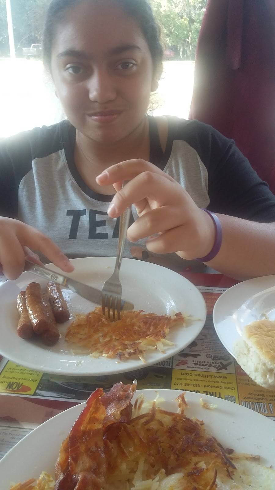 Toms Drive In & Restaurant | restaurant | 1349 N Combee Rd, Lakeland, FL 33801, USA | 8636652285 OR +1 863-665-2285