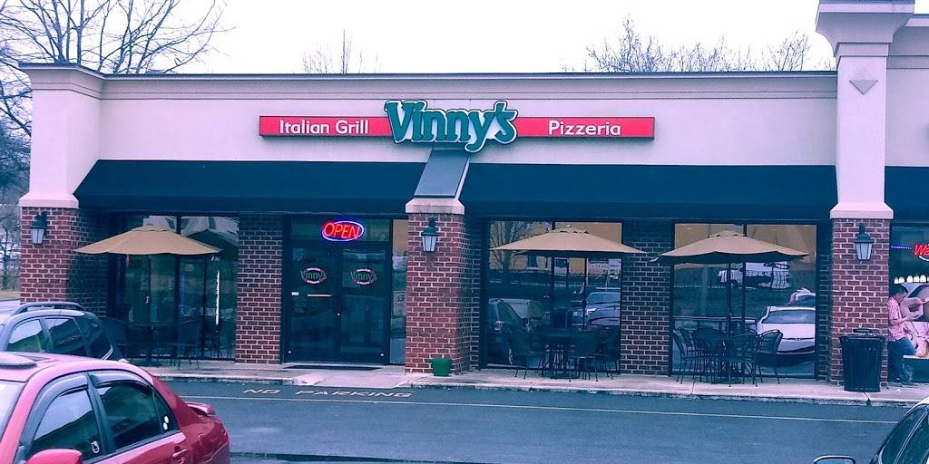 Vinny’s Italian Grill & Pizzeria | restaurant | 4018 Wards Rd, Lynchburg, VA 24502, USA | 4344554338 OR +1 434-455-4338