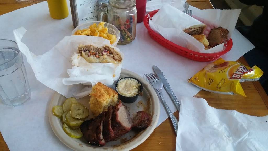 Husicks Taphouse | restaurant | 36510 Riverview Dr, Clarksburg, CA 95612, USA | 9167441599 OR +1 916-744-1599