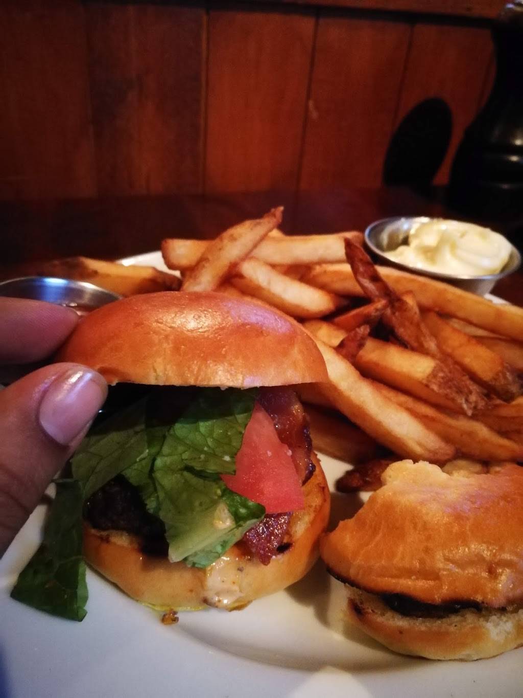 La Cage - Brasserie sportive | restaurant | 700 Boulevard Albiny Paquette, Mont-Laurier, QC J9L 1L4, Canada | 8196236435 OR +1 819-623-6435