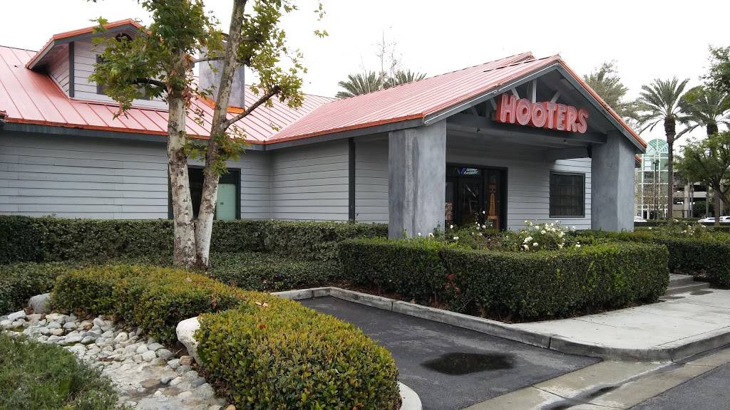 Hooters Of Anaheim | restaurant | 2438 E Katella Ave, Anaheim, CA 92806, USA | 7146349464 OR +1 714-634-9464