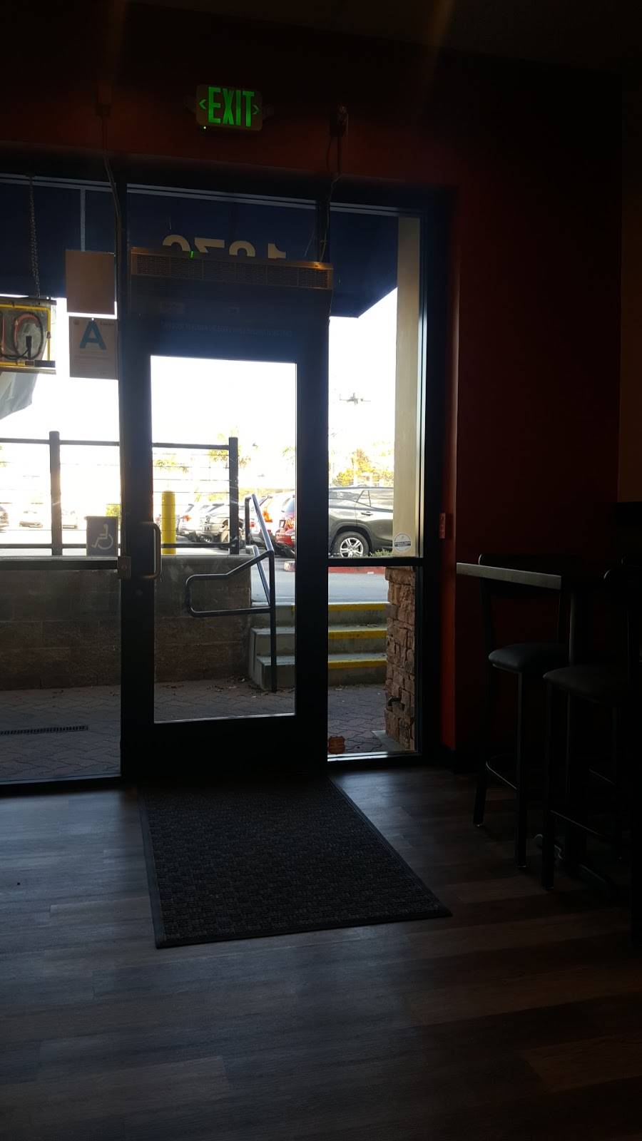 Round Table Pizza | restaurant | 1876 S Pacific Coast Hwy, Redondo Beach, CA 90277, USA | 3103167999 OR +1 310-316-7999