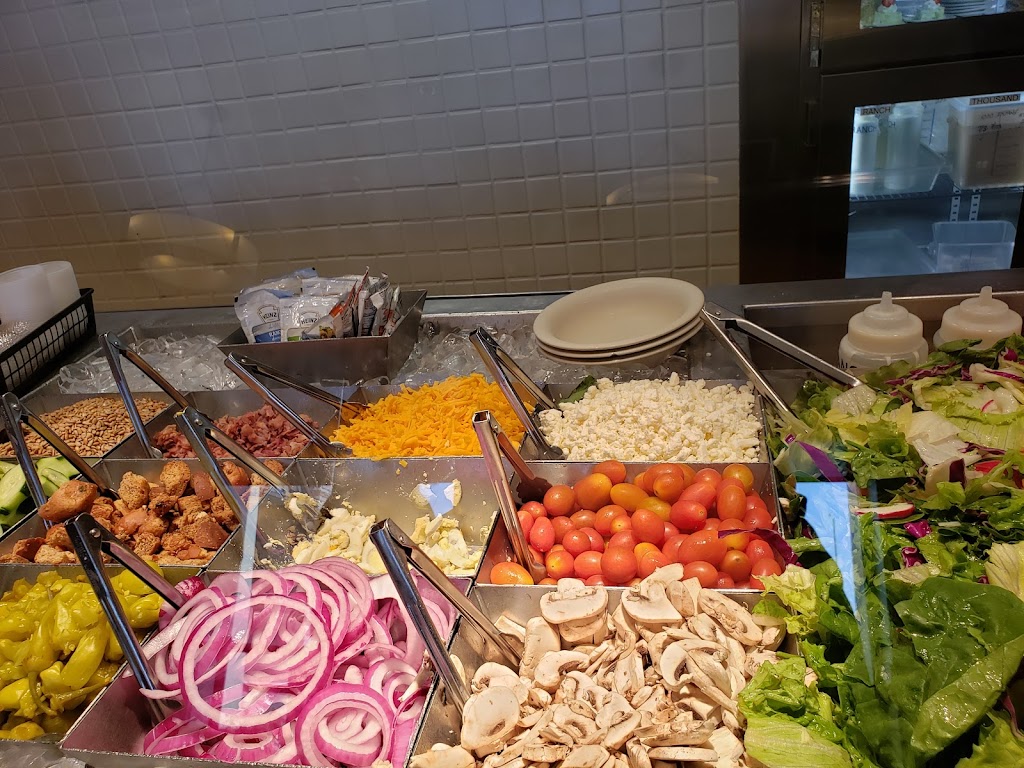 Lubys | restaurant | 710 W Calton Rd, Laredo, TX 78041, USA | 9567223397 OR +1 956-722-3397