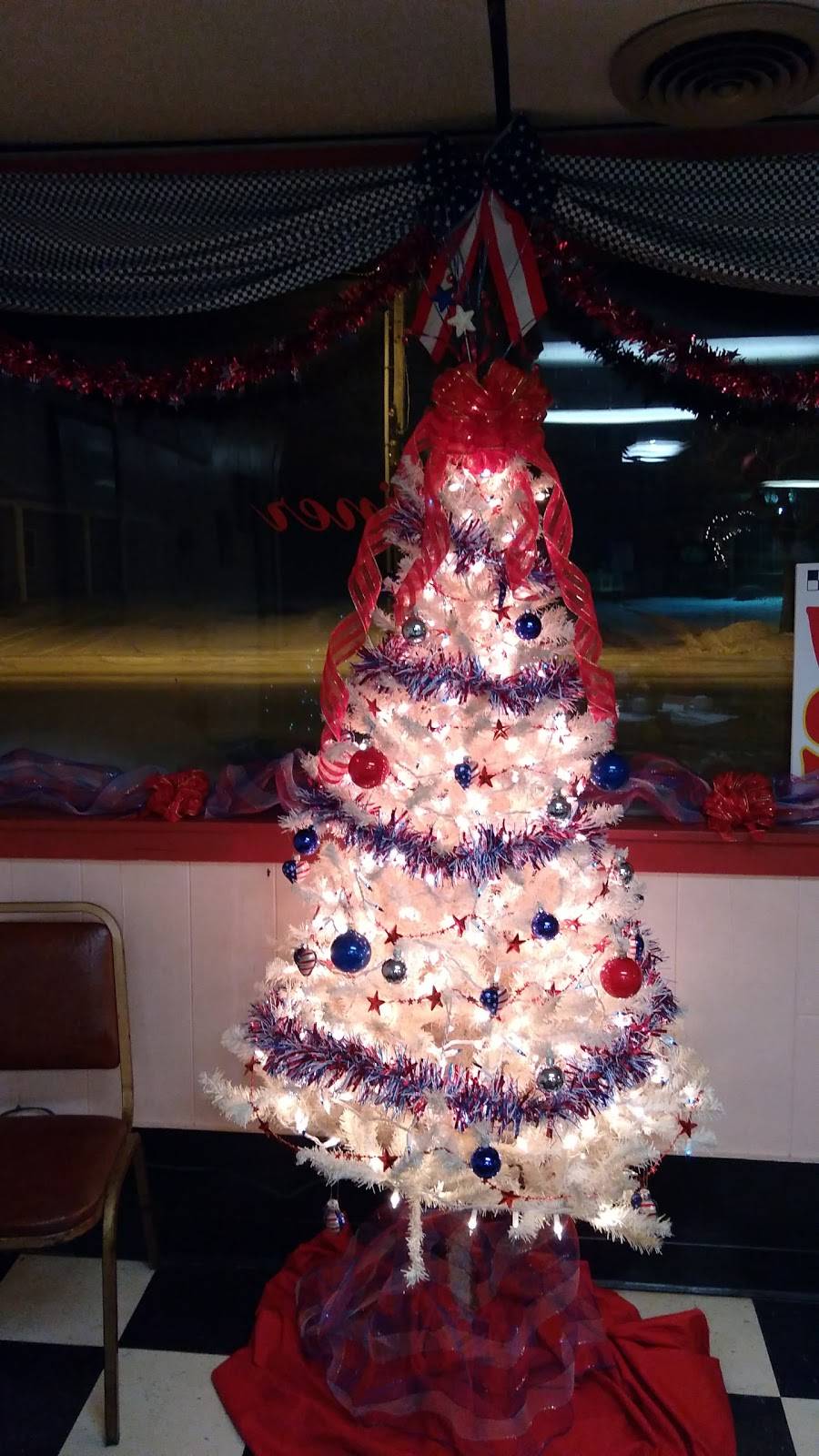 Morenos On Main | restaurant | 410 Main St, McNabb, IL 61335, USA | 8158822130 OR +1 815-882-2130