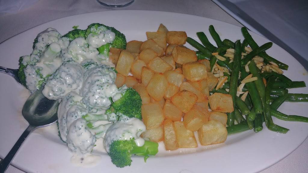 Livorno | restaurant | 79 Atlantic Ave, Lynbrook, NY 11563, USA | 5164394881 OR +1 516-439-4881