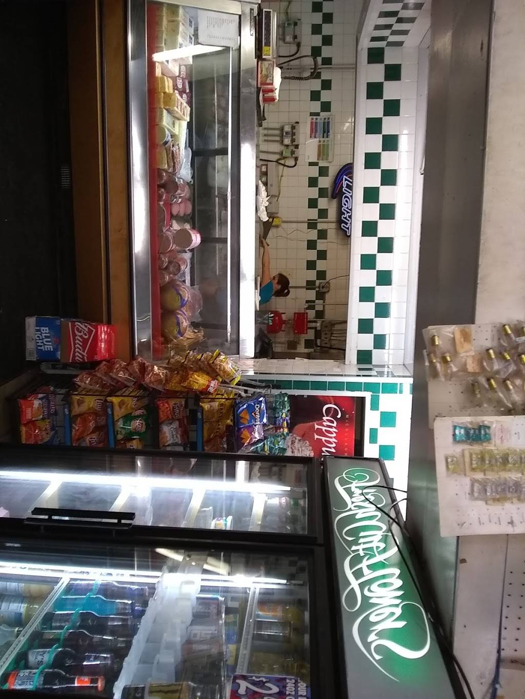 Ricotas Pizza | restaurant | 206 Elk St, Buffalo, NY 14210, USA | 7168237636 OR +1 716-823-7636