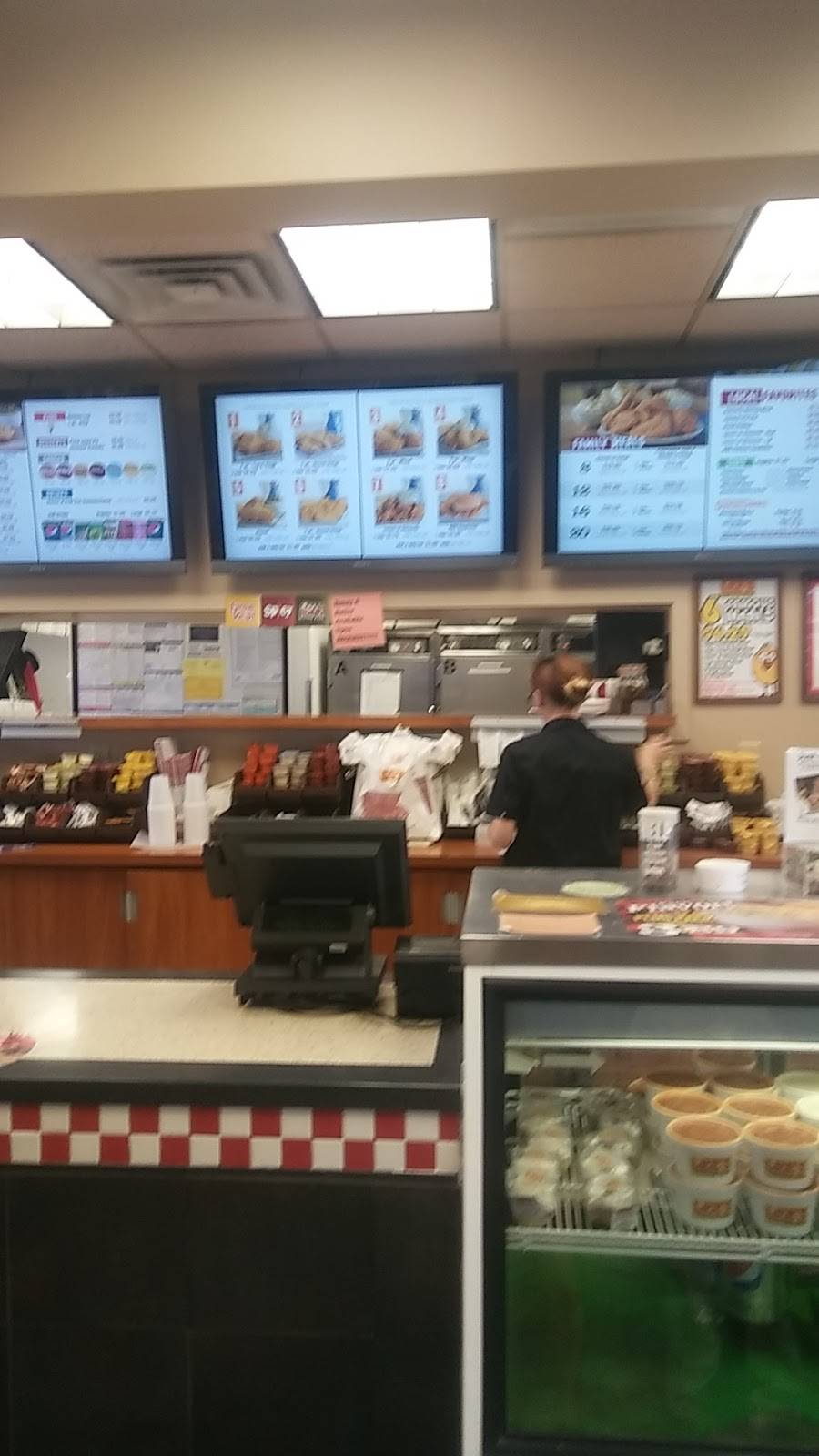 Lees Famous Recipe Chicken | meal delivery | 856 W Sherman Blvd, Muskegon, MI 49441, USA | 2317557333 OR +1 231-755-7333