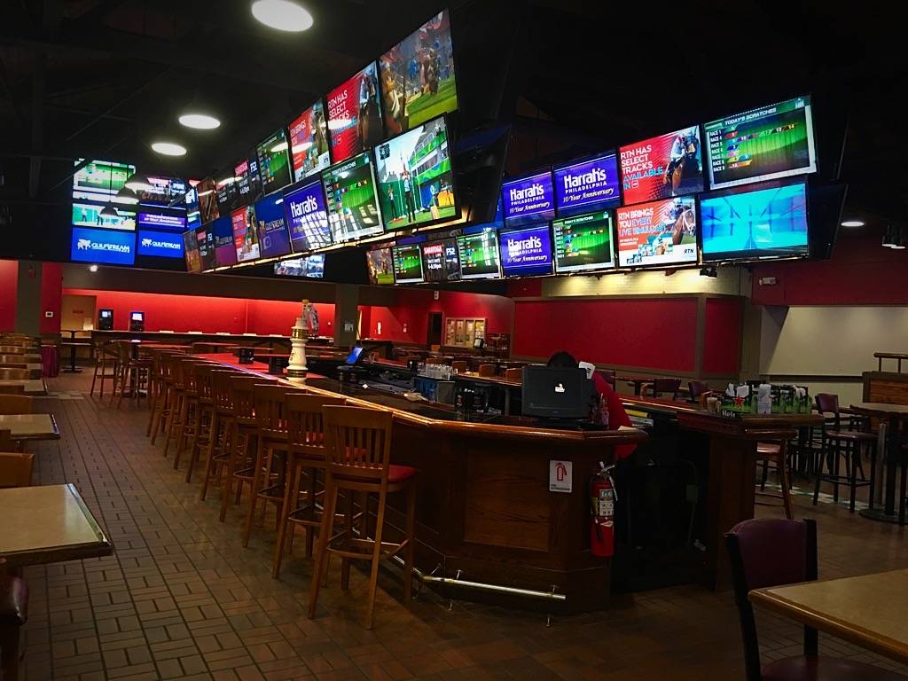 Pony Up OTB Pub Eatery | restaurant | 17W648 22nd St, Oakbrook Terrace, IL 60181, USA | 6306278238 OR +1 630-627-8238