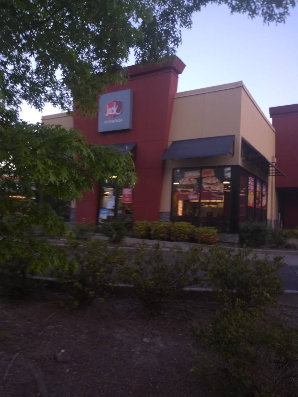 Jack in the Box | restaurant | 4717 Evergreen Way, Everett, WA 98203, USA | 4253390866 OR +1 425-339-0866