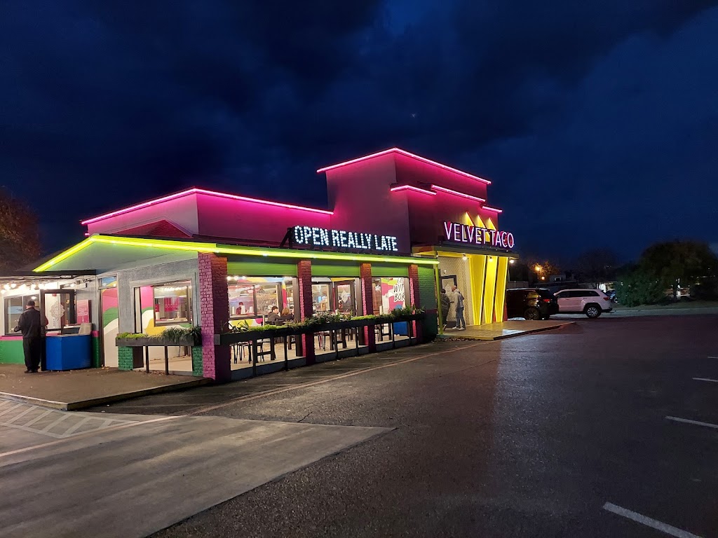 Velvet Taco | restaurant | 1440 W Lindsey St, Norman, OK 73069, USA | 4053315300 OR +1 405-331-5300