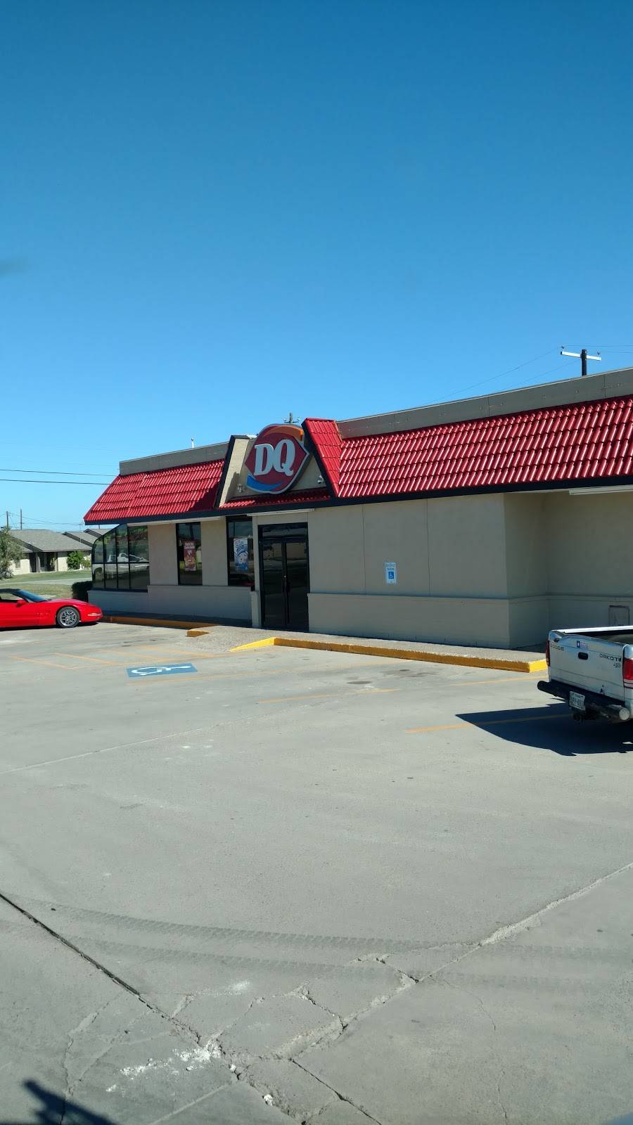 Dairy Queen Store | restaurant | 515 E Orange Ave, Orange Grove, TX 78372, USA | 3613849013 OR +1 361-384-9013