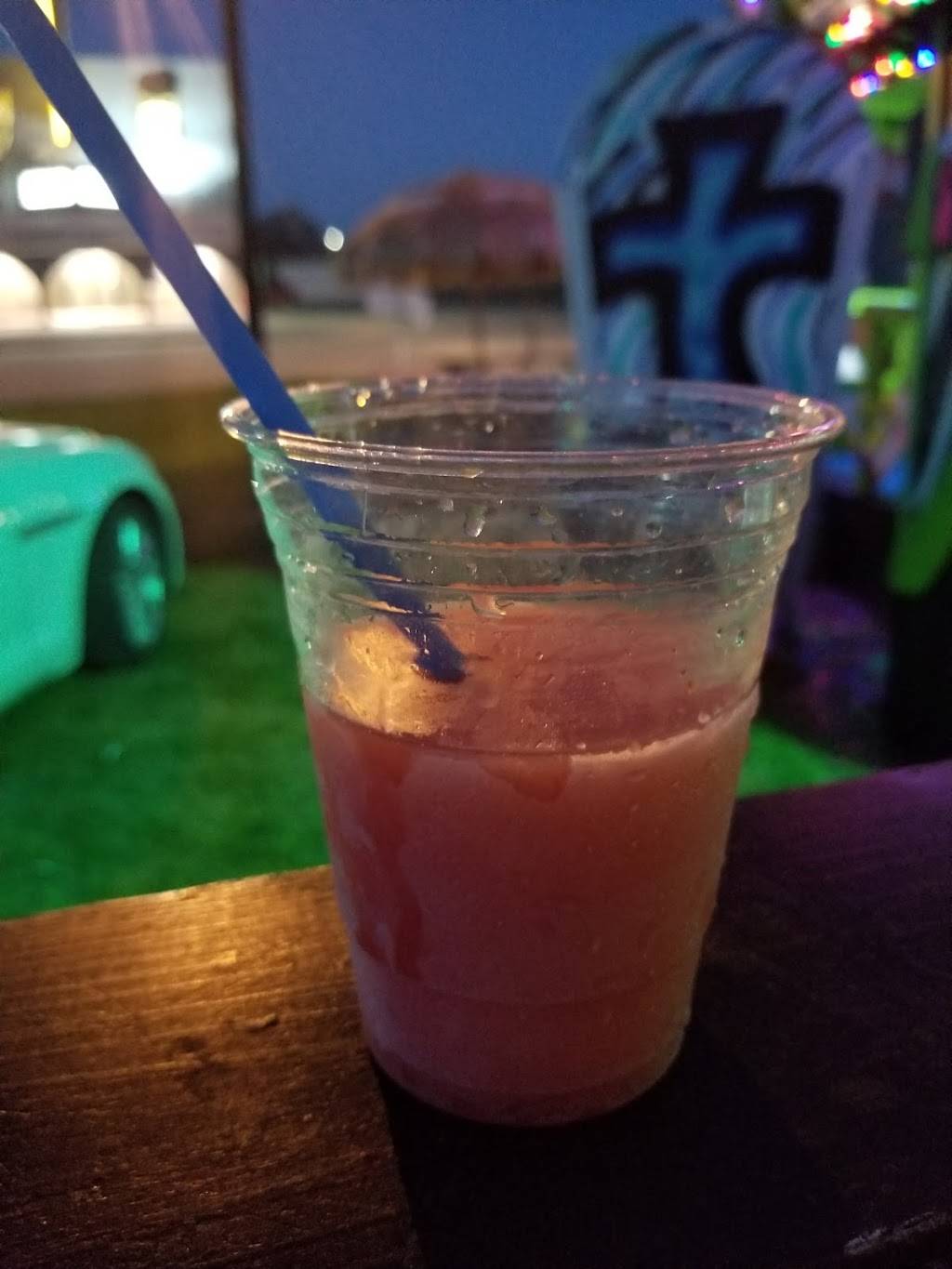 Safaris Daiquiri Factory | restaurant | 3804 TX-3, Dickinson, TX 77539, USA | 7134592936 OR +1 713-459-2936