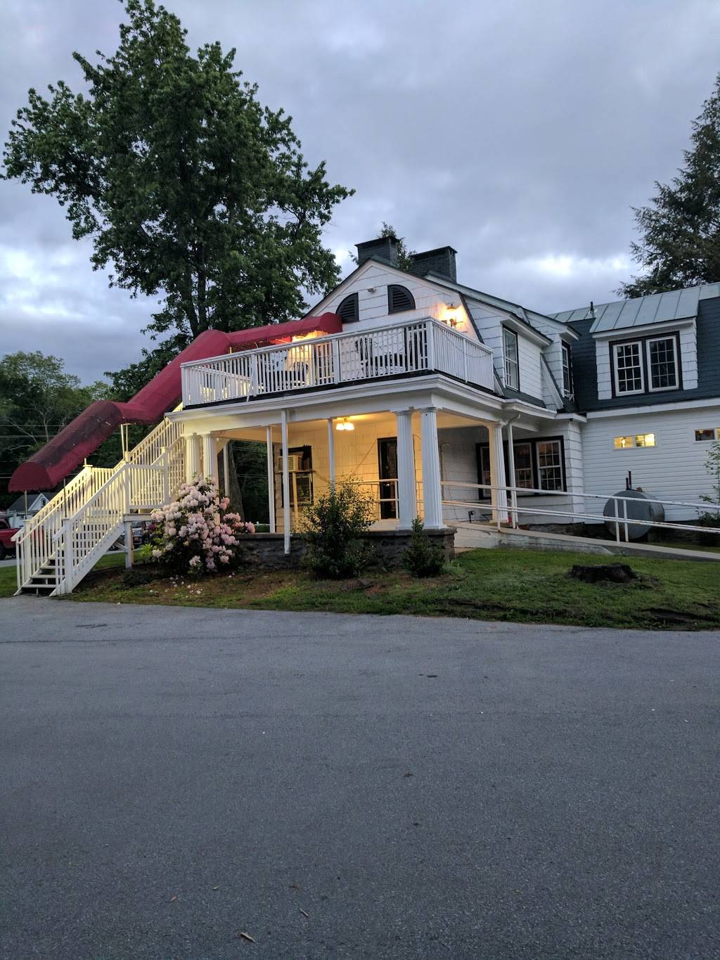 J. Dominicks Trattoria | restaurant | 779 Dutchess Turnpike, Poughkeepsie, NY 12603, USA | 8454869400 OR +1 845-486-9400