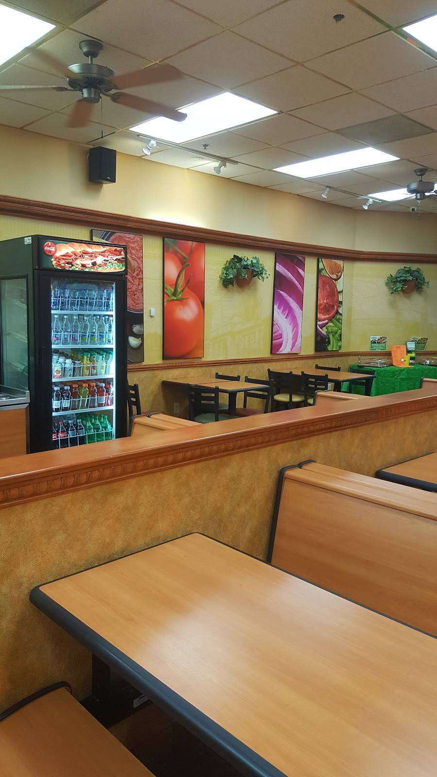 Subway Restaurants | restaurant | 10818-A SE Oak St, Milwaukie, OR 97222, USA | 5036532100 OR +1 503-653-2100