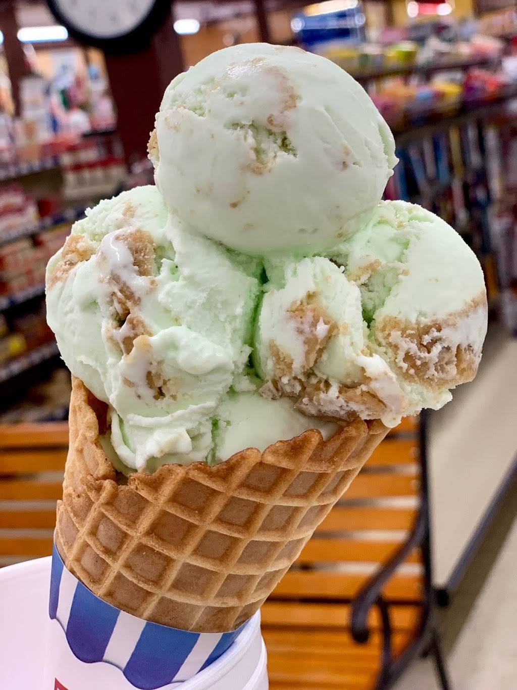 Pine Lake Grocery | restaurant | 942 Doster Rd, Plainwell, MI 49080, USA | 2696855323 OR +1 269-685-5323