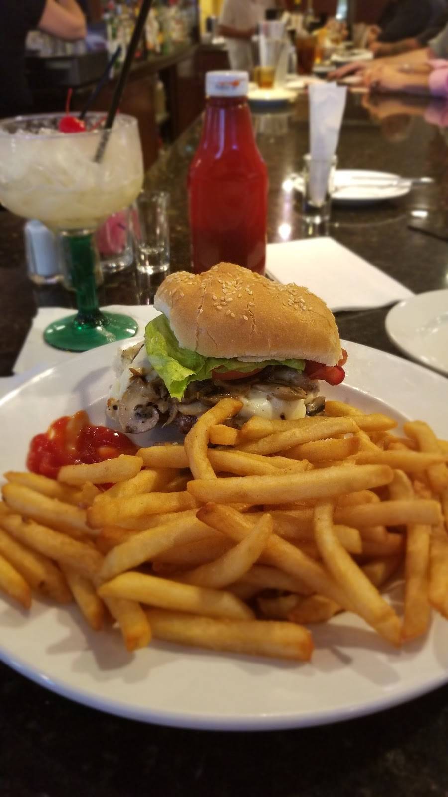 DeMainos Restaurant | restaurant | 14 Malden St, Revere, MA 02151, USA | 7812848110 OR +1 781-284-8110