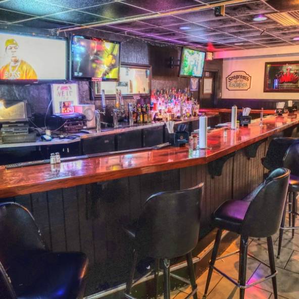 RUSTY GATORZ BAR&GRILL | restaurant | 20329 US-27, Clermont, FL 34715, USA | 3522239084 OR +1 352-223-9084