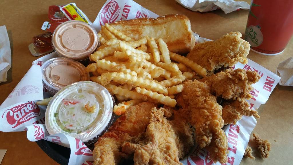 Raising Canes Chicken Fingers | meal takeaway | 11066 Magnolia Ave, Riverside, CA 92505, USA | 9516376551 OR +1 951-637-6551