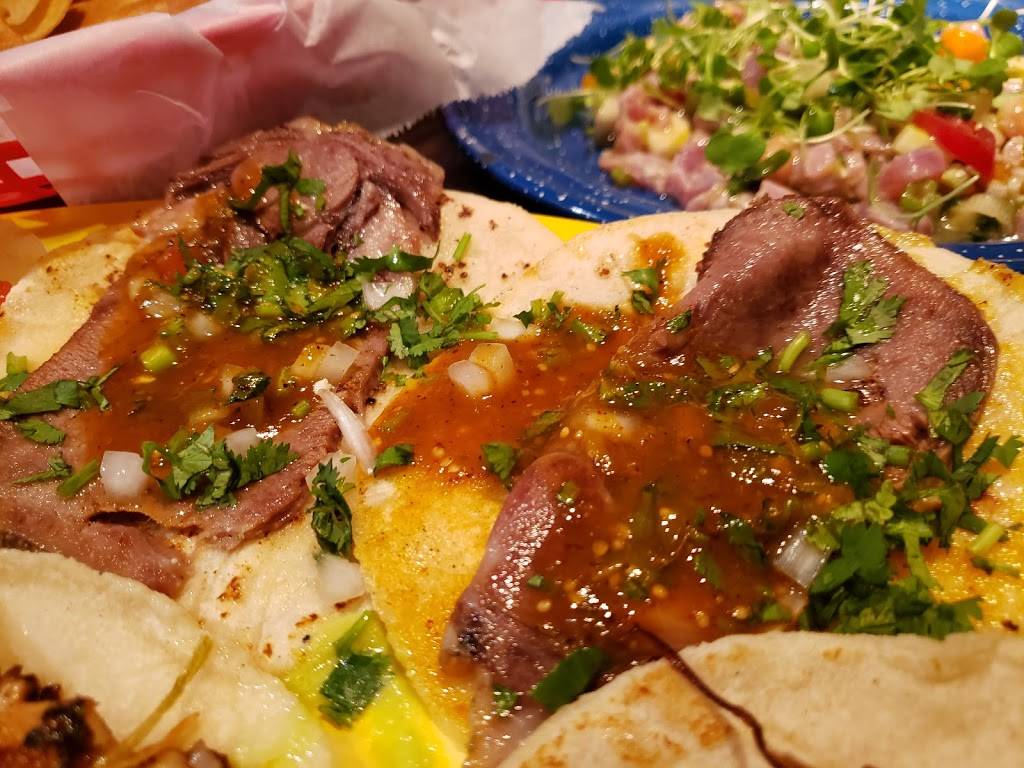 Revolver Taco Lounge | restaurant | 2701 Main St, Dallas, TX 75226, USA | 2142727163 OR +1 214-272-7163