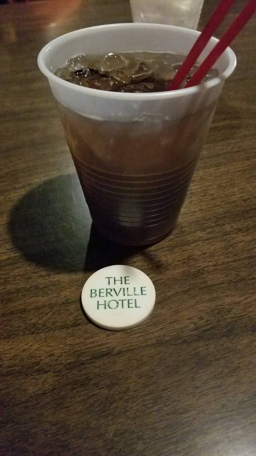 The Berville Hotel Bar & Grill | restaurant | 498 North Ave, Berlin Township, MI 48002, USA | 5867849017 OR +1 586-784-9017
